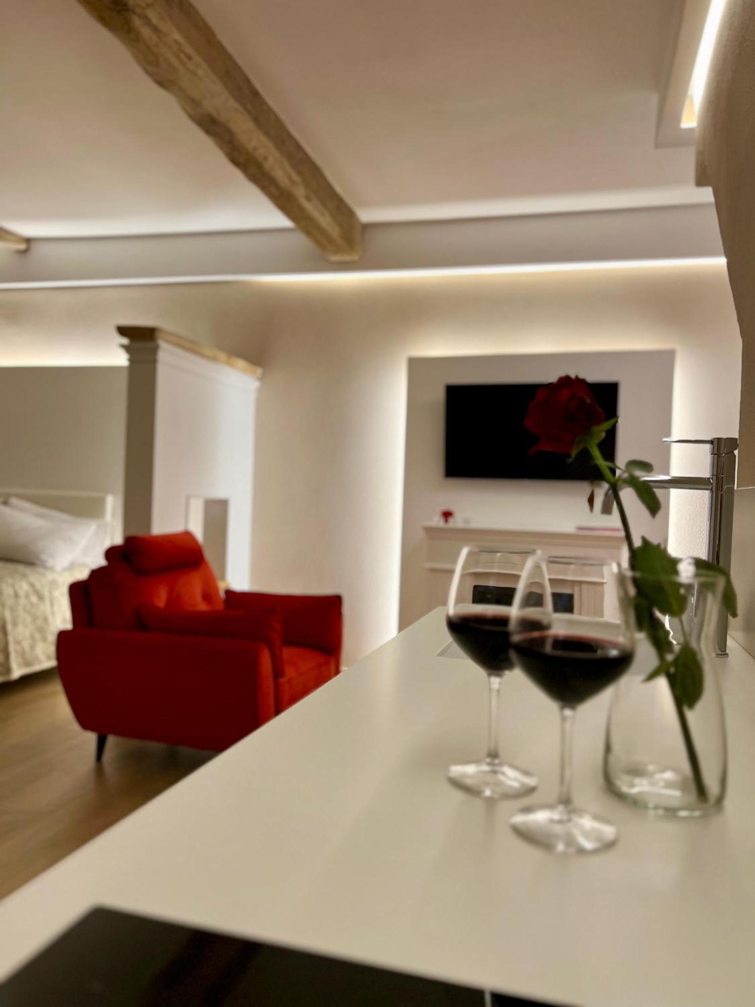 Elena'S Suite Sutri Exterior foto